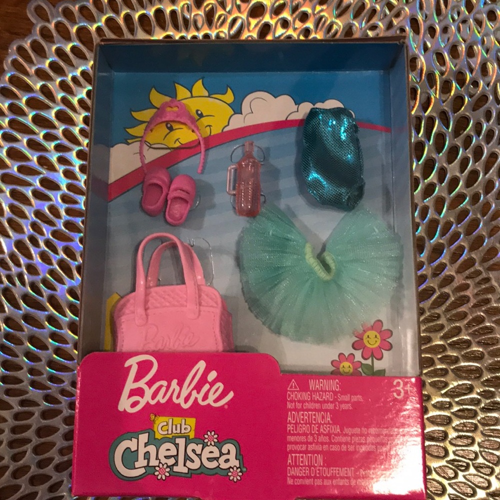 Barbie club Chelsea outfit